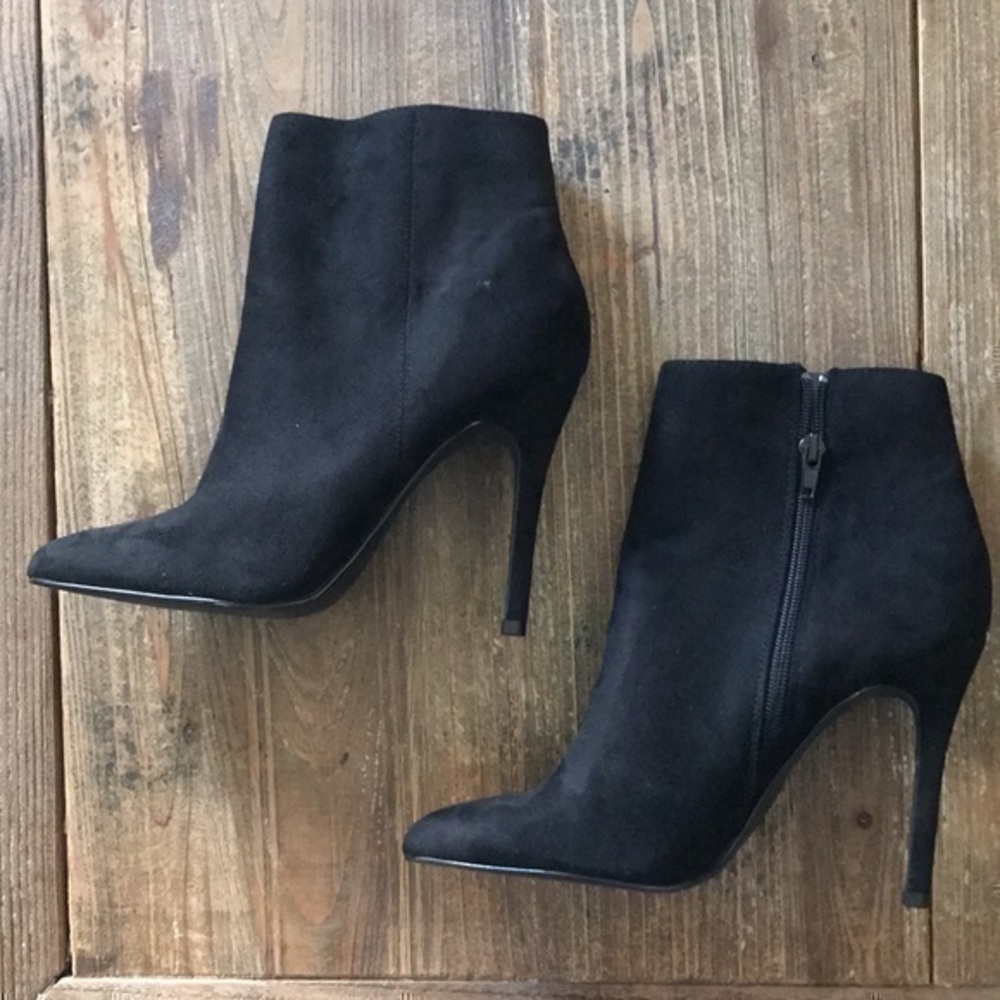 Charles David Boots Size 8 Black